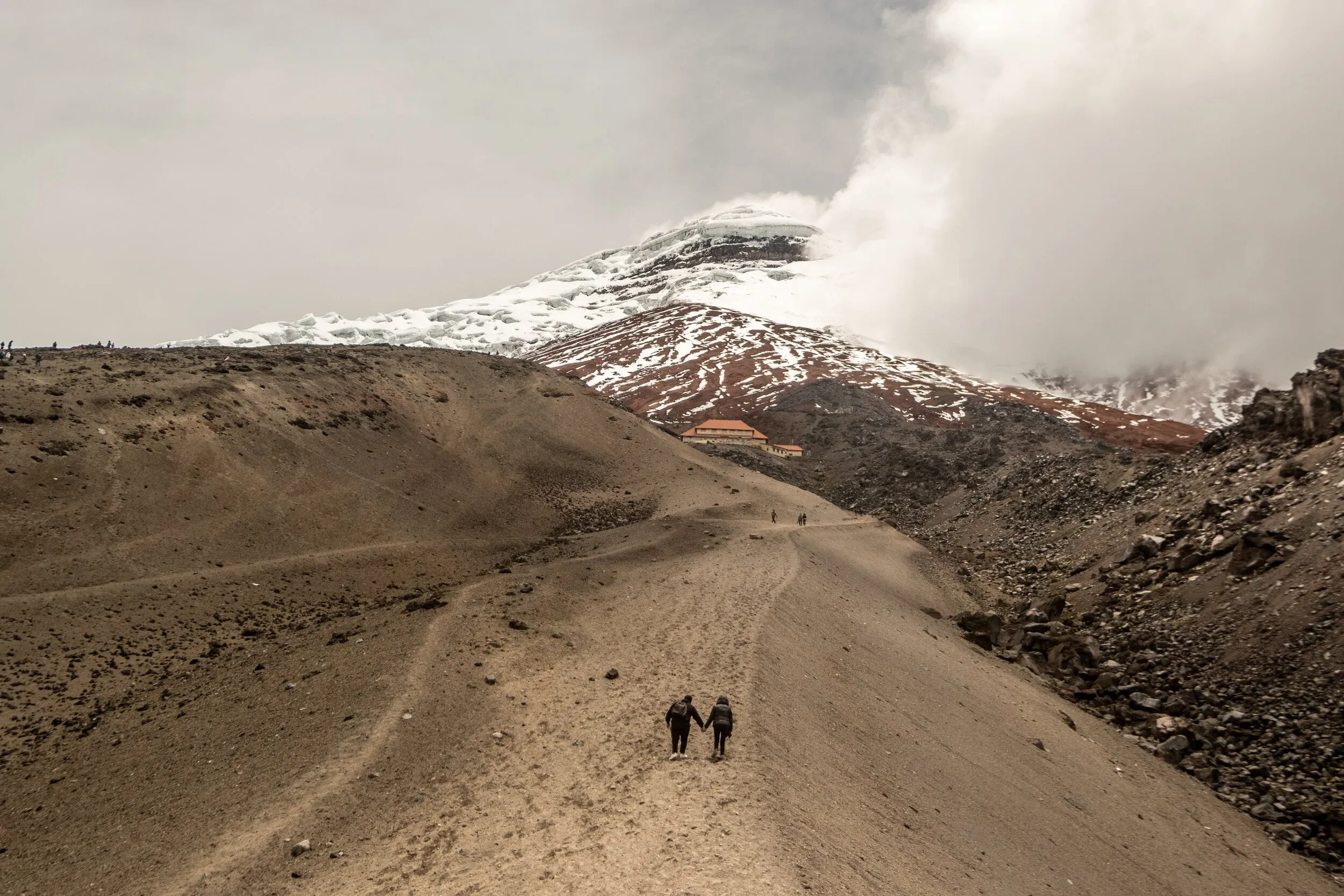 Looking up at the summit and the “Refugio”